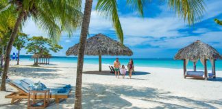 Top 5 Amazing Reasons to Take Your Baby to the Beach