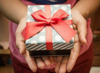 Kind of Gifts to give to your Girlfriend on Diwali Kind of Gifts to give to your Girlfriend on Diwali