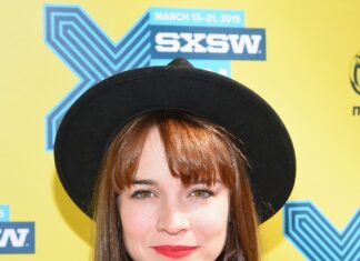 Renee Felice Smith NCIS Los Angeles, Net Worth, Husband, Twin & Facts Renee Felice Smith