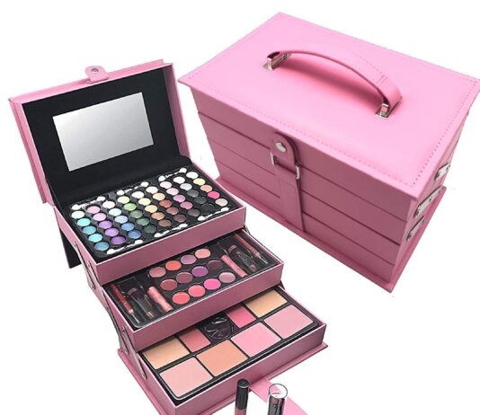 Natural And Professional Makeup Trends At Your Fingertips makeup kit boxes