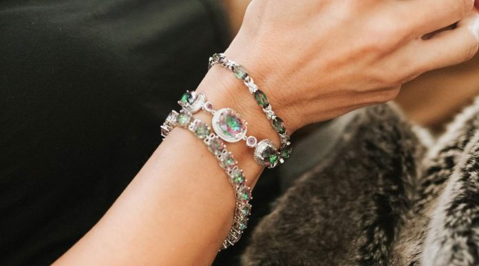 6 Ways to Match Charms that Enhance Your Looks