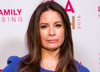 Holly Marie Combs in Charmed 2020, Age, Kids, Net Worth & Life Facts Holly Marie Combs